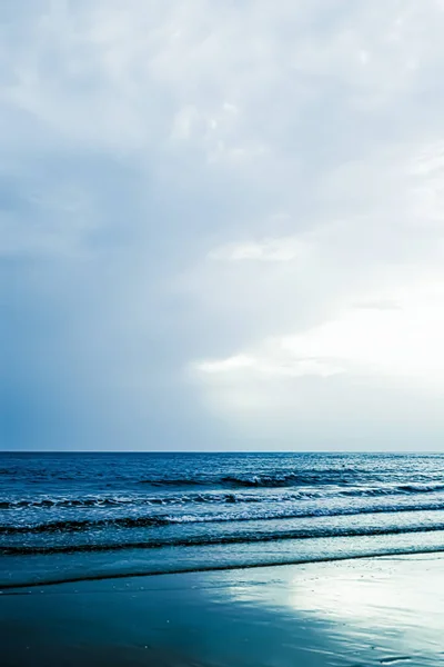 Hermoso Horizonte Mar Océano Vista Costa Desde Playa Arena Tropical — Foto de Stock