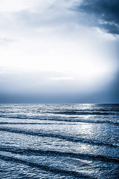 Prachtige Zee Oceaan Horizon Uitzicht Kust Van Tropische Zandstrand Zomer — Stockfoto