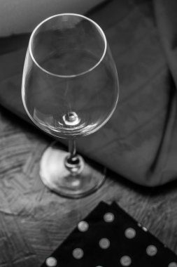 Tatil yemeği için resmi masa dekorasyonu, lüks sofra takımı