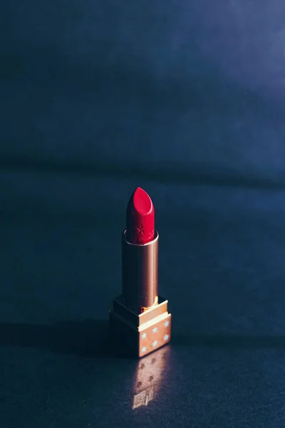 붉은 립스틱, 최고급 미 제품, 화장 및 화장품 — 스톡 사진