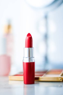 Makyaj ve kozmetik ürünleri makyaj masası, güzellik ve moda