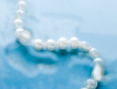 Su altında inci mücevherler, moda ve lüks