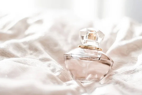 Perfume Bottle Aromatic Floral Scent Luxury Fragrance Women — Stock fotografie