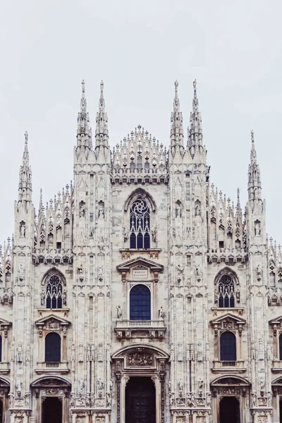 Milan Cathedral known as Duomo di Milano, historical building and famous landmark in Lombardy region in Northern Italy — Stock Photo, Image