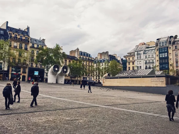 Parques y jardines parisinos, arquitectura histórica en las calles de París, Francia —  Fotos de Stock