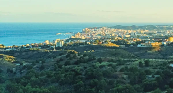 Vista aérea de la región de Andalucía en España y el mar Mediterráneo, hermosa naturaleza en verano — Foto de Stock