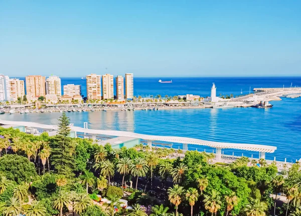 Vista aérea del Puerto de Málaga, la capital de la región de Andalucía en España — Foto de Stock