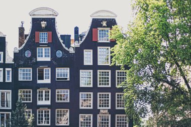 Hollanda 'daki Amsterdam şehir merkezindeki ana şehir caddesi.