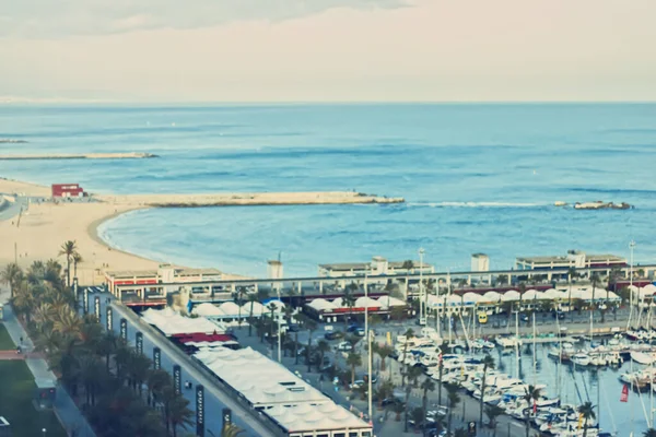 Playa y puerto en Barcelona, España — Foto de Stock