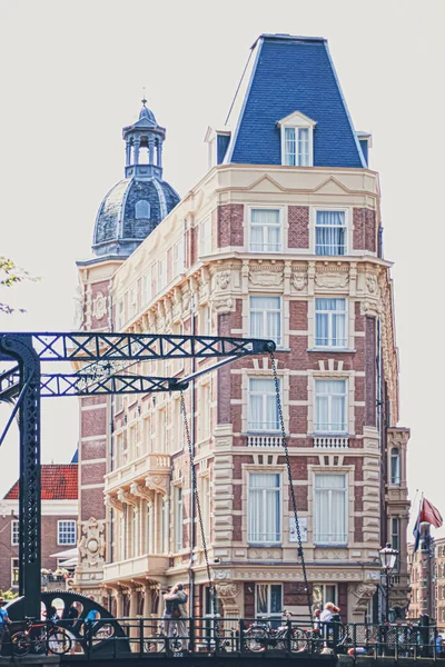 Main downtown street in the city center of Amsterdam in Netherlands — Stock Photo, Image