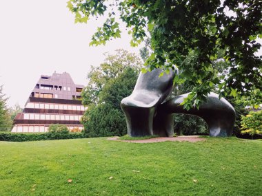İsviçre 'de Zürih Gölü yakınlarındaki şehir parkı