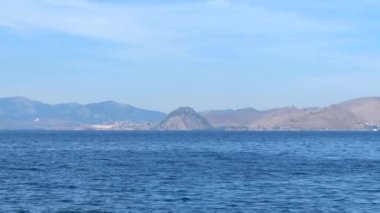 Güzel mavi deniz, yaz tatili seyahati ve tatil yeri