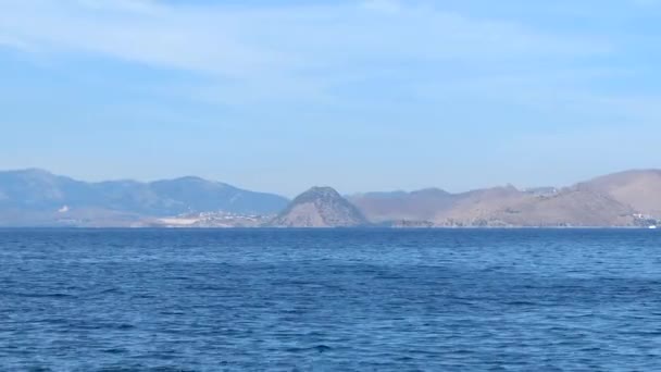 Belle mer bleue, vacances d'été voyage et destination de vacances 