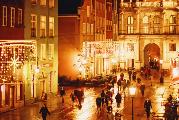 Gatan i Gamla stan i Gdansk, Polen på natten — Stockfoto