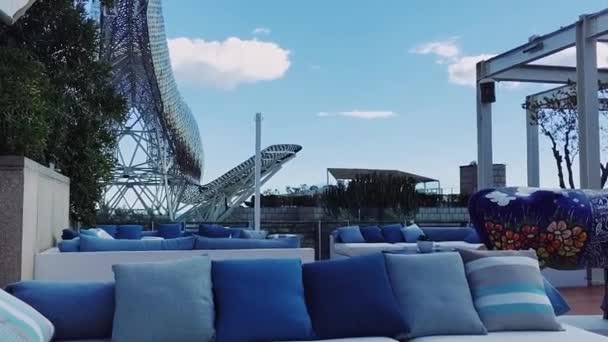 Outdoor terrace of a luxury five star hotel Arts in Barcelona, Spain — Stock Video