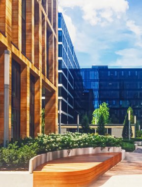 Şehir merkezindeki modern ofis binaları