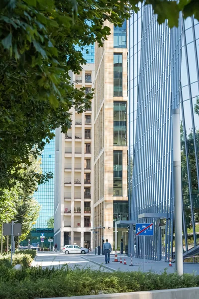 Modernos edificios de oficinas corporativas en el centro de la ciudad —  Fotos de Stock