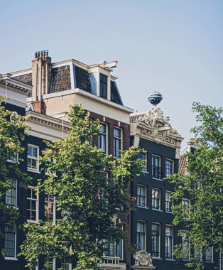 Hollanda 'daki Amsterdam şehir merkezindeki ana şehir caddesi.