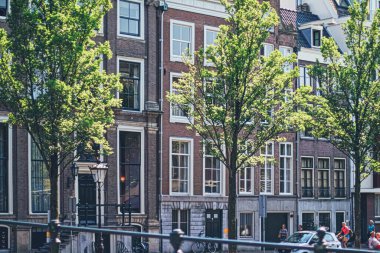 Hollanda 'daki Amsterdam şehir merkezindeki ana şehir caddesi.