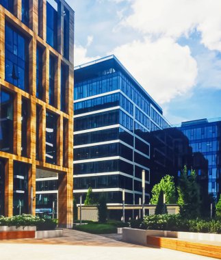 Finans bölgesinde modern ofis binaları