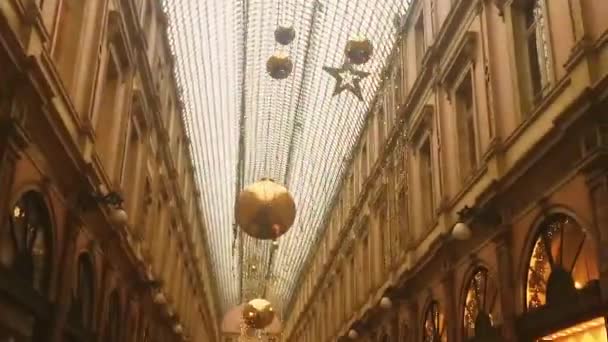 布鲁塞尔的历史建筑和圣诞假日购物 — 图库视频影像