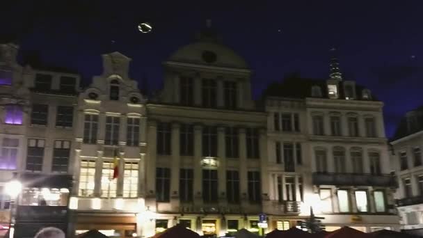 Nocne widoki na Brukselę, stolicę Belgii, architekturę i zabytkowe budynki, podróże i zwiedzanie — Wideo stockowe