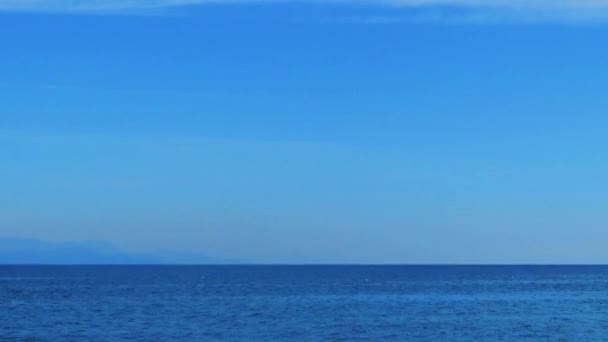 Hermoso mar azul en el Mediterráneo, viajes de vacaciones de verano y vacaciones — Vídeo de stock