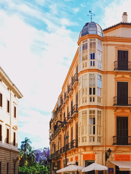 Malaga sokakları, İspanya 'nın başkenti Andalucia bölgesi, Güney Avrupa mimarisi ve tarihi binalar — Stok fotoğraf