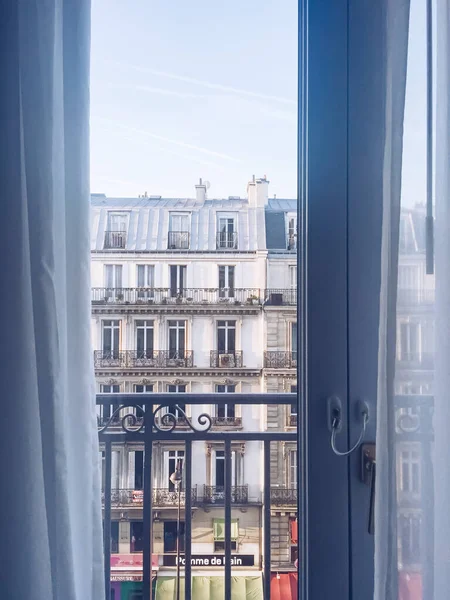 Aménagement intérieur d'une chambre à l'hôtel Hilton Opera à Paris, France — Photo