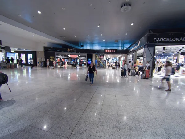 Aeropuerto en barcelona es uno de los aeropuertos más grandes — Foto de Stock