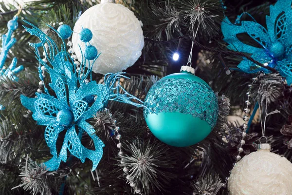 Albero di Natale decorato — Foto Stock