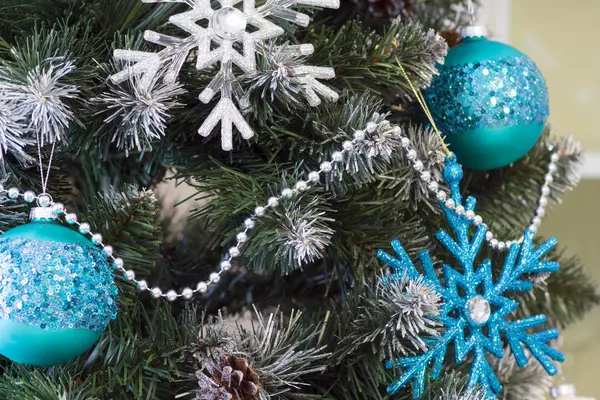 Dekorace na vánočním stromečku — Stock fotografie