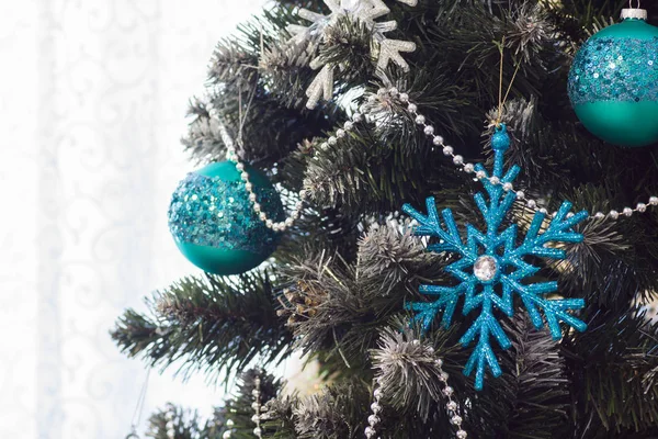 Decorations on the Christmas tree — Stock Photo, Image