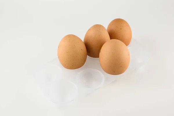 Quatro ovos rústicos frescos — Fotografia de Stock
