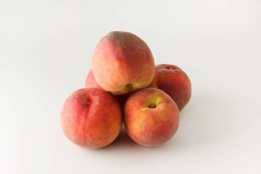 İzole taze Bahçe şeftali