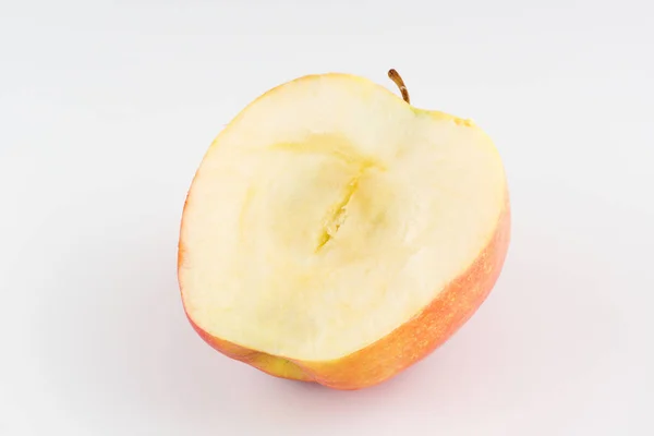 Taze kesilmiş elma izole. — Stok fotoğraf