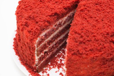 Kırmızı kadife denilen parlak kırmızı pasta.