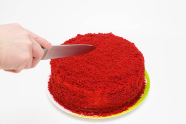 Kırmızı kadife denilen parlak kırmızı pasta.