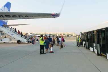 Larnaka, Kıbrıs - 30 Temmuz. 2019: Larnaka Uluslararası Havaalanı Kıbrıs'ın ana uluslararası ağ geçididir