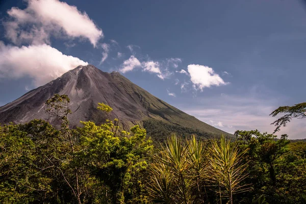 Вулкан Аренал на північному заході Коста - Рики.. — стокове фото