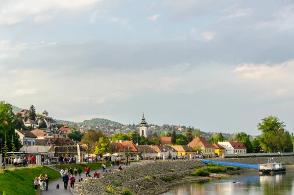 Szentendre különös folyóparti városa Magyarországon — Stock Fotó