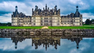 Chambord Şatosu, 1519-1547 yılları arasında Fransa 'nın Loire Vadisi bölgesinde inşa edildi..