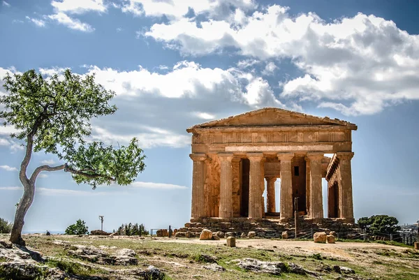 Sicilya, Agrigento yakınlarındaki Tapınaklar Vadisi 'ndeki Concord Tapınağı — Stok fotoğraf