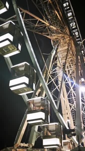 La noria de Budapest Sziget Eye por la noche — Vídeo de stock