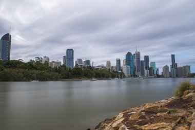Brisbane, Avustralya - 23 Aralık, 2016: görünüm, Brisbane şehirden Kangaroo Point gün boyunca üzerinde 23 Aralık 2016.