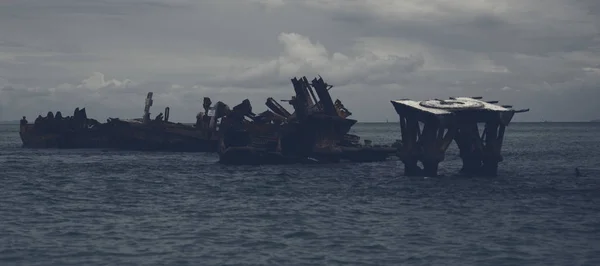 Mörk och dyster effekt på skeppsvrak på Tangalooma Island — Stockfoto