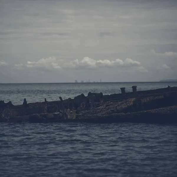 Effet sombre et sombre sur les naufrages de l'île de Tangalooma — Photo