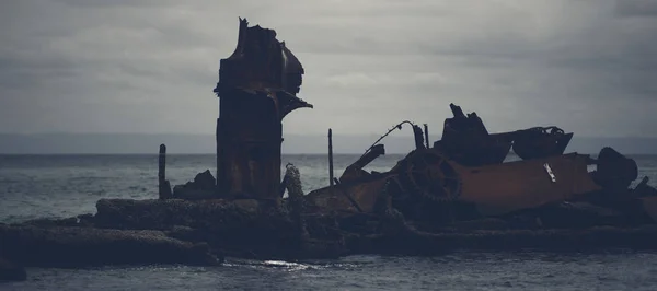 Mörk och dyster effekt på skeppsvrak på Tangalooma Island — Stockfoto