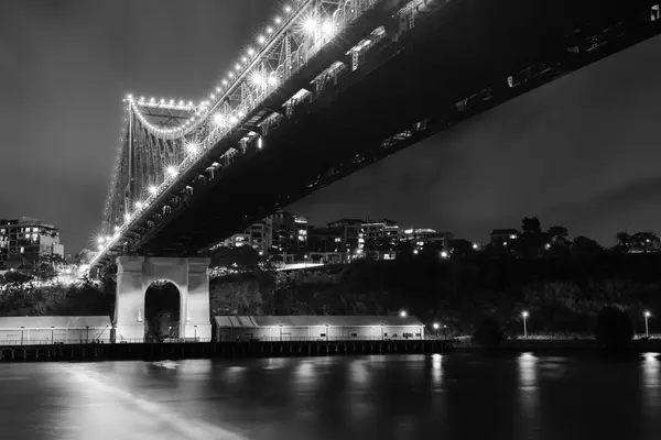 Story Bridge Brisbane-ben. Fekete-fehér — Stock Fotó