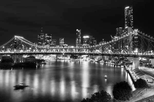 Hikaye köprü Brisbane. Siyah ve beyaz